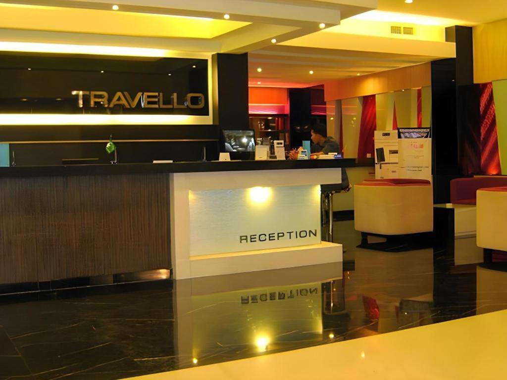 Travello Hotel Manado Extérieur photo