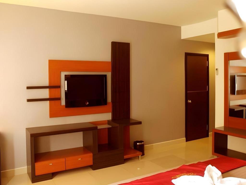 Travello Hotel Manado Extérieur photo
