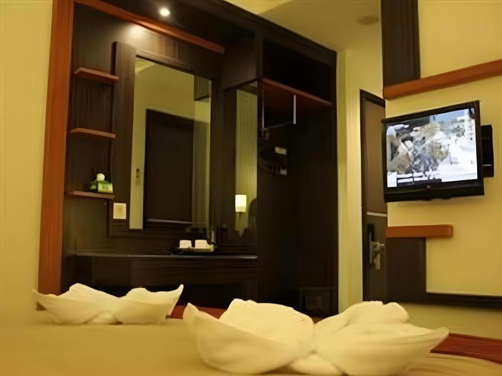 Travello Hotel Manado Extérieur photo