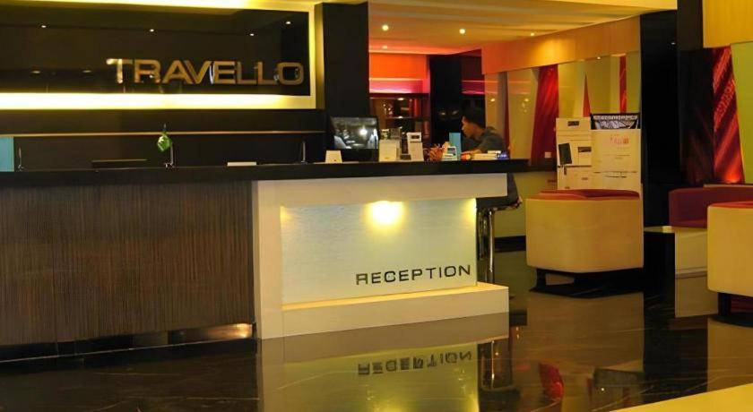 Travello Hotel Manado Extérieur photo