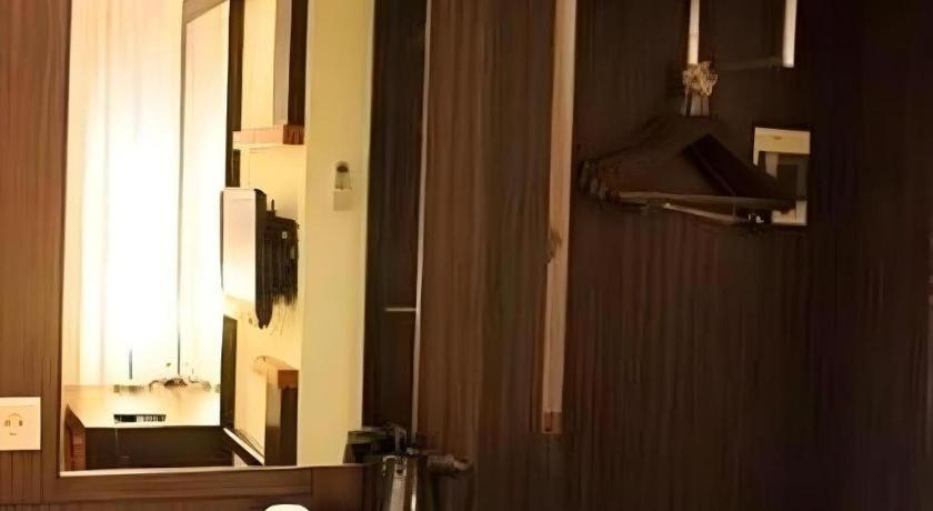 Travello Hotel Manado Extérieur photo