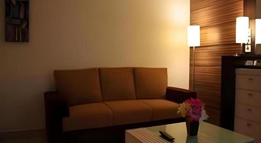 Travello Hotel Manado Extérieur photo